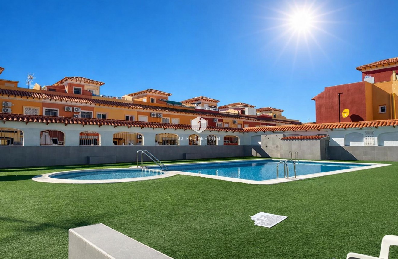 Z drugiej ręki - Bungalow -
Torrevieja - Costa Blanca