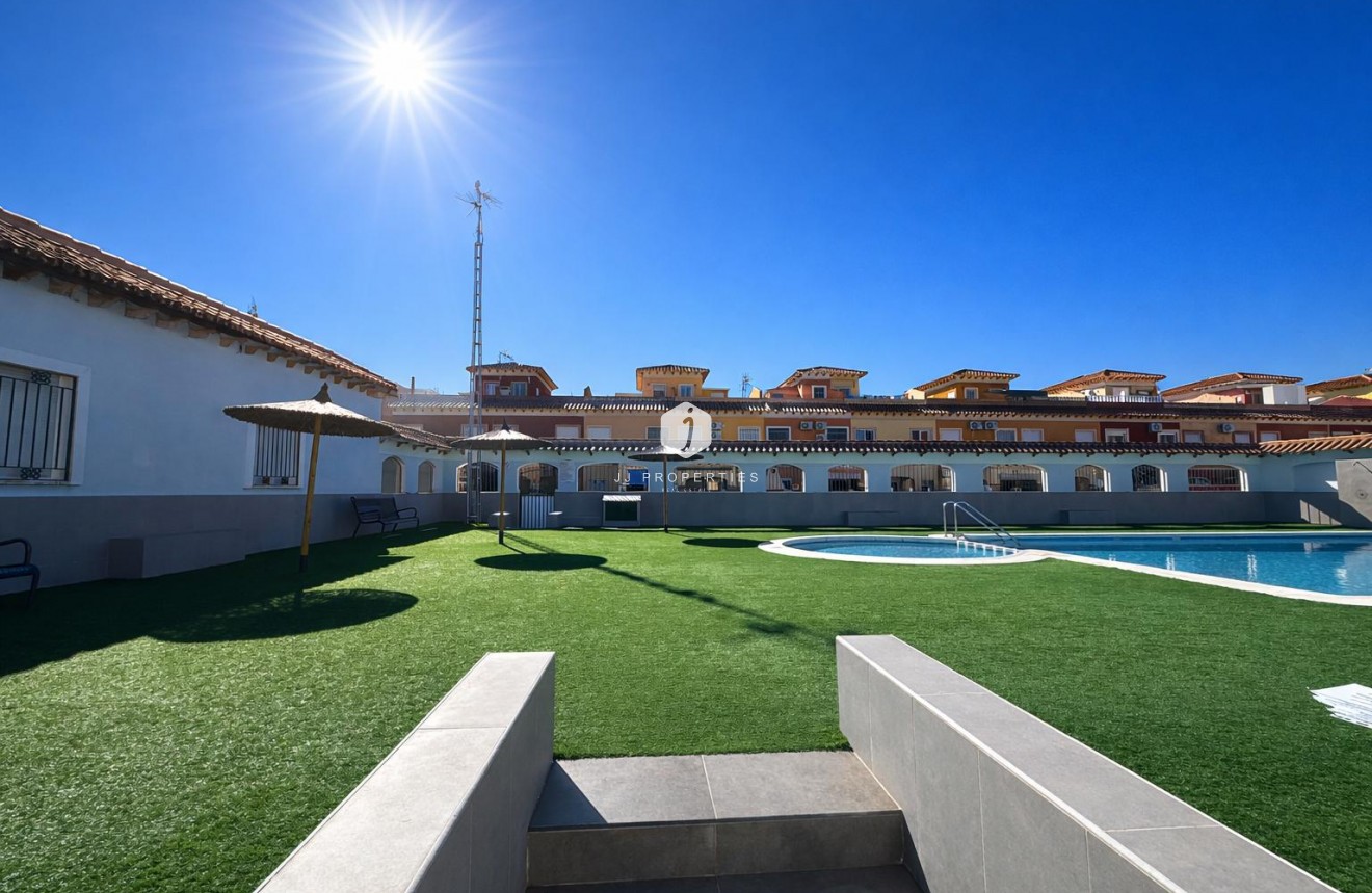 Z drugiej ręki - Bungalow -
Torrevieja - Costa Blanca