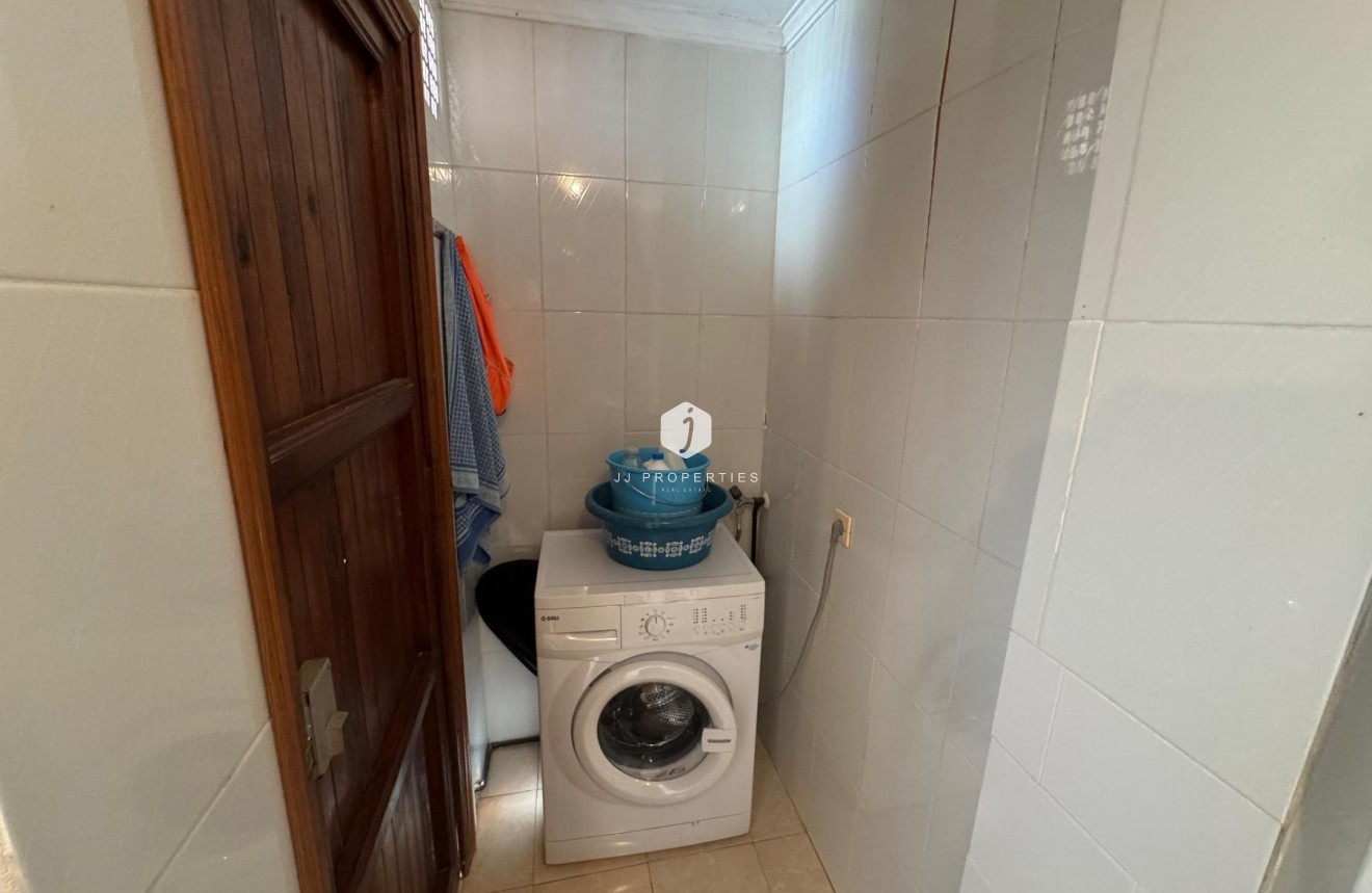 Resale - Chalet -
Torrevieja - Costa Blanca