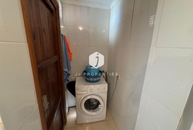 Resale - Chalet -
Torrevieja - Costa Blanca