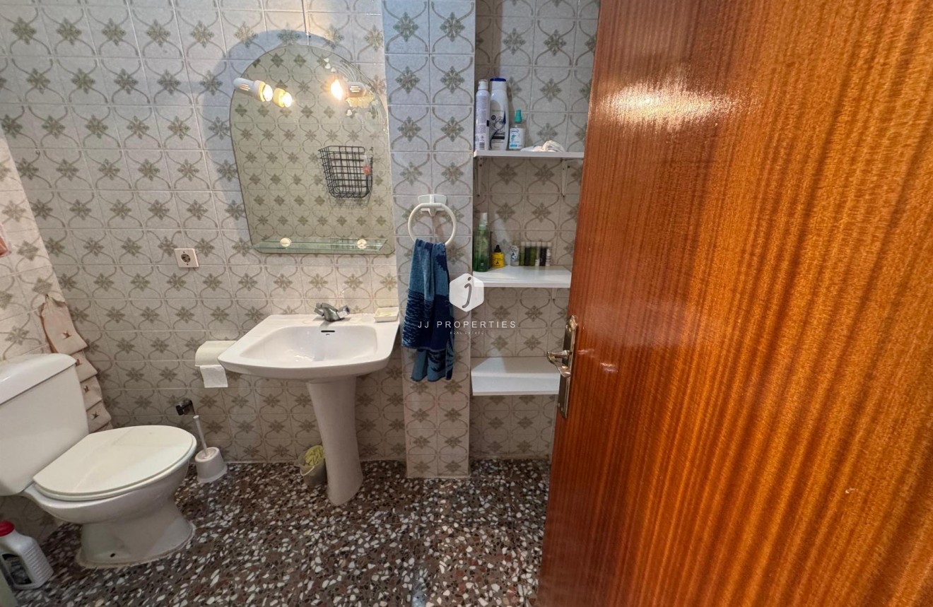 Resale - Chalet -
Torrevieja - Costa Blanca