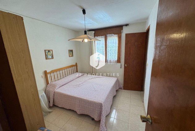 Resale - Chalet -
Torrevieja - Costa Blanca