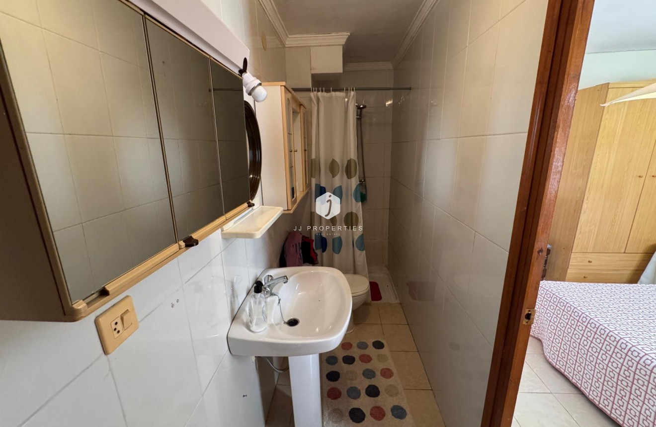 Resale - Chalet -
Torrevieja - Costa Blanca