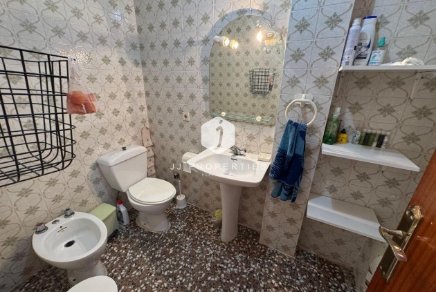 Resale - Chalet -
Torrevieja - Costa Blanca