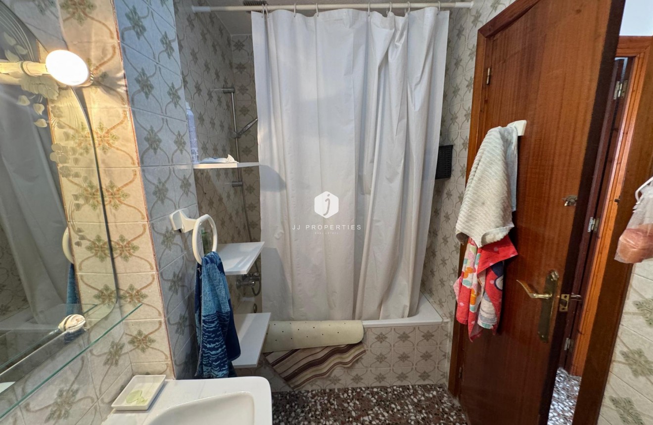 Resale - Chalet -
Torrevieja - Costa Blanca