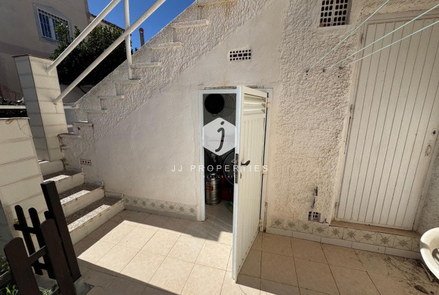 Resale - Chalet -
Torrevieja - Costa Blanca