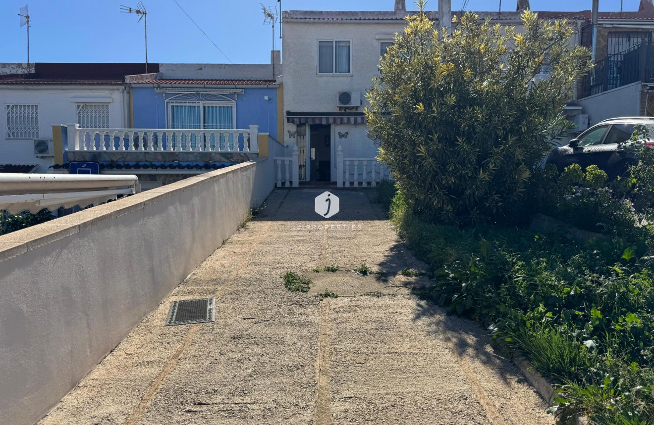 Resale - Chalet -
Torrevieja - Costa Blanca