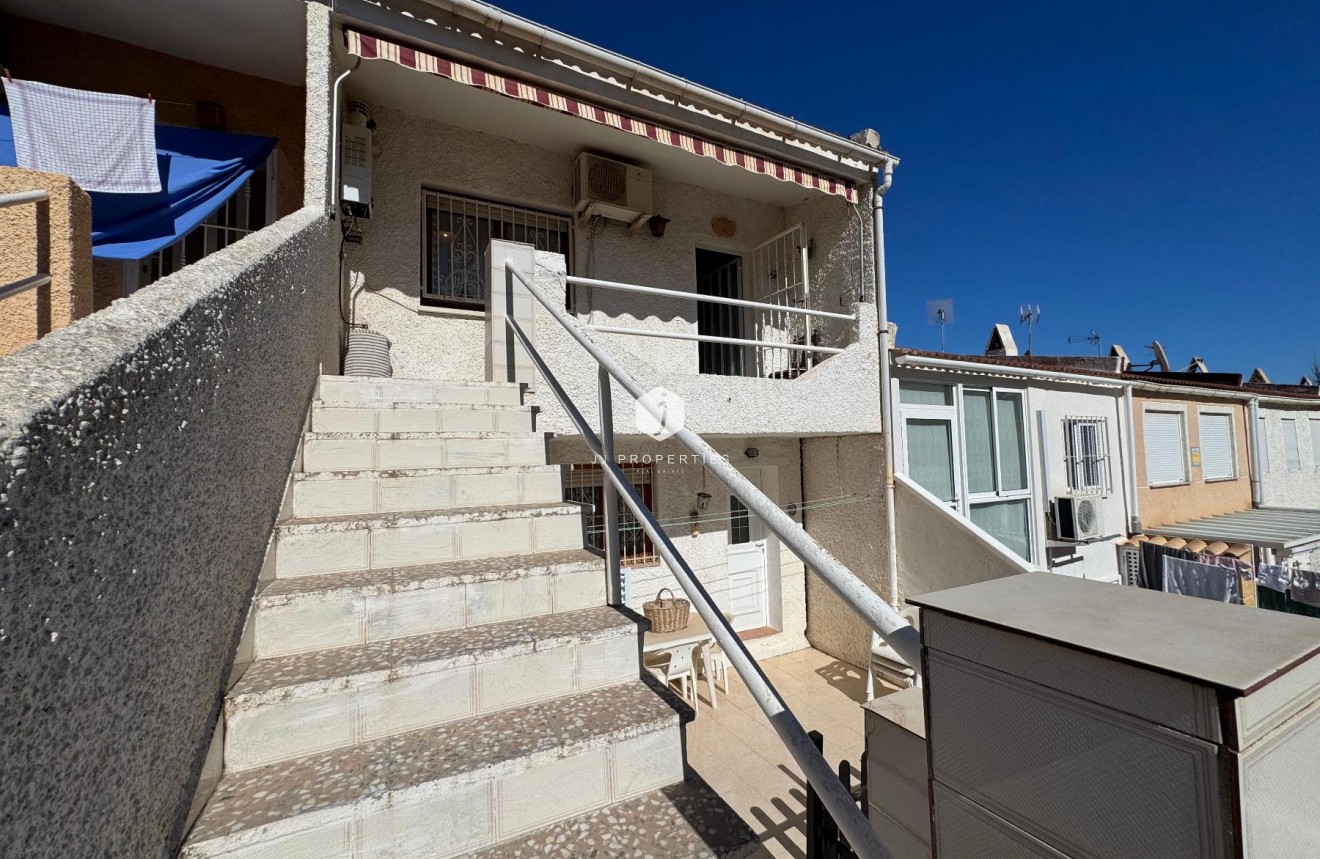 Resale - Chalet -
Torrevieja - Costa Blanca