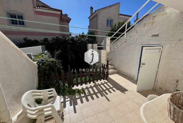 Resale - Chalet -
Torrevieja - Costa Blanca