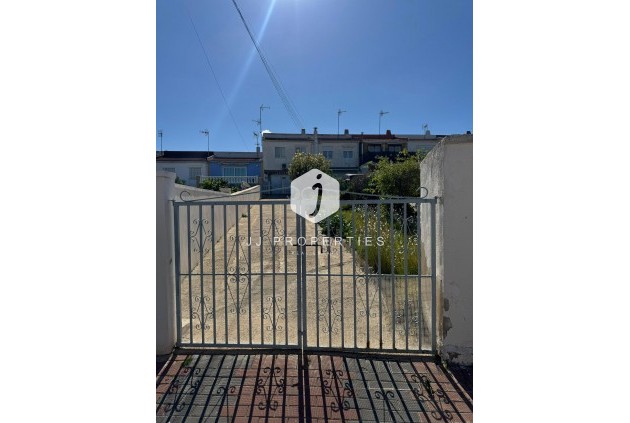 Resale - Chalet -
Torrevieja - Costa Blanca