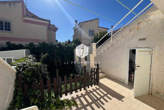 Resale - Chalet -
Torrevieja - Costa Blanca