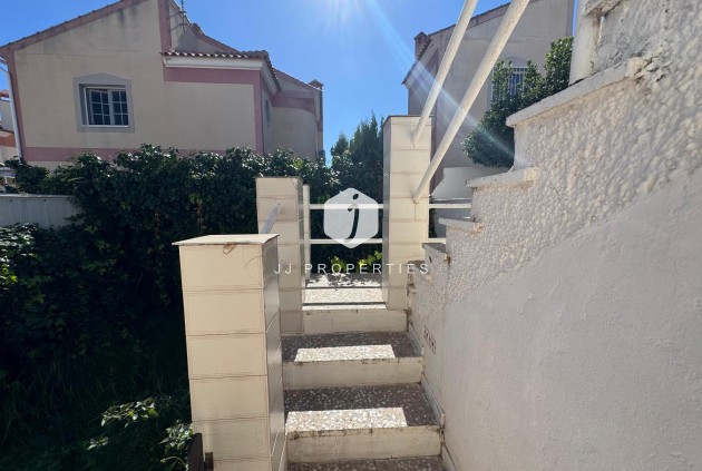 Resale - Chalet -
Torrevieja - Costa Blanca