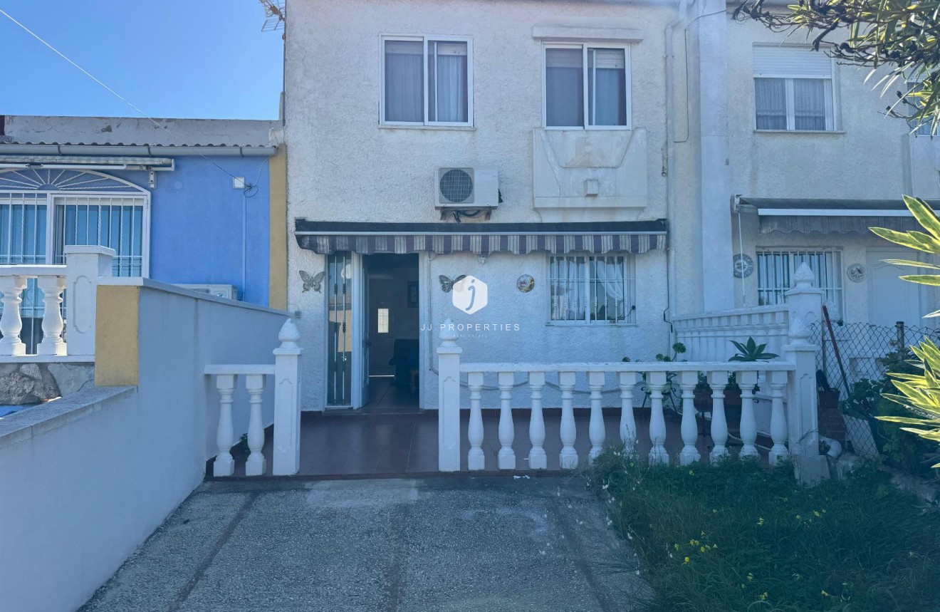 Resale - Chalet -
Torrevieja - Costa Blanca