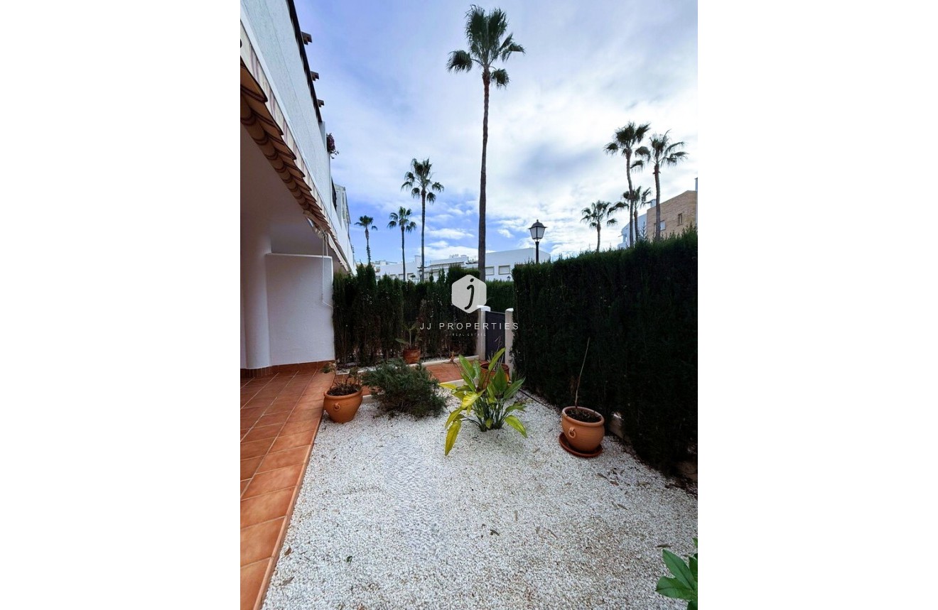 Segunda mano - Apartamento / piso -
Orihuela Costa - Villamartín