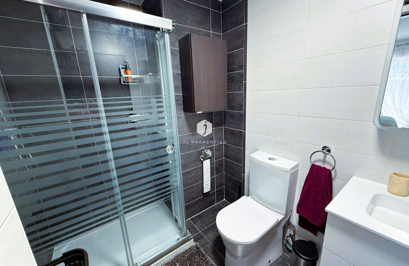 Segunda mano - Apartamento / piso -
Orihuela Costa - Villamartín