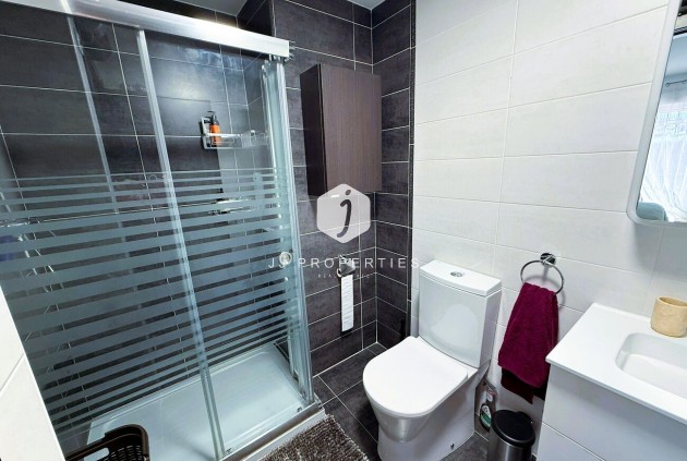 Segunda mano - Apartamento / piso -
Orihuela Costa - Villamartín