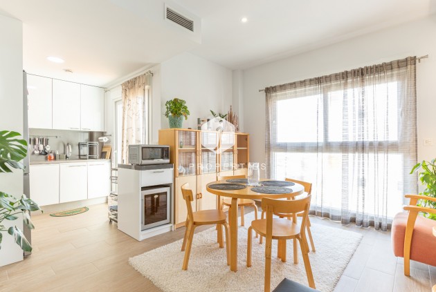 Resale - Apartment / flat -
Torrevieja - Costa Blanca