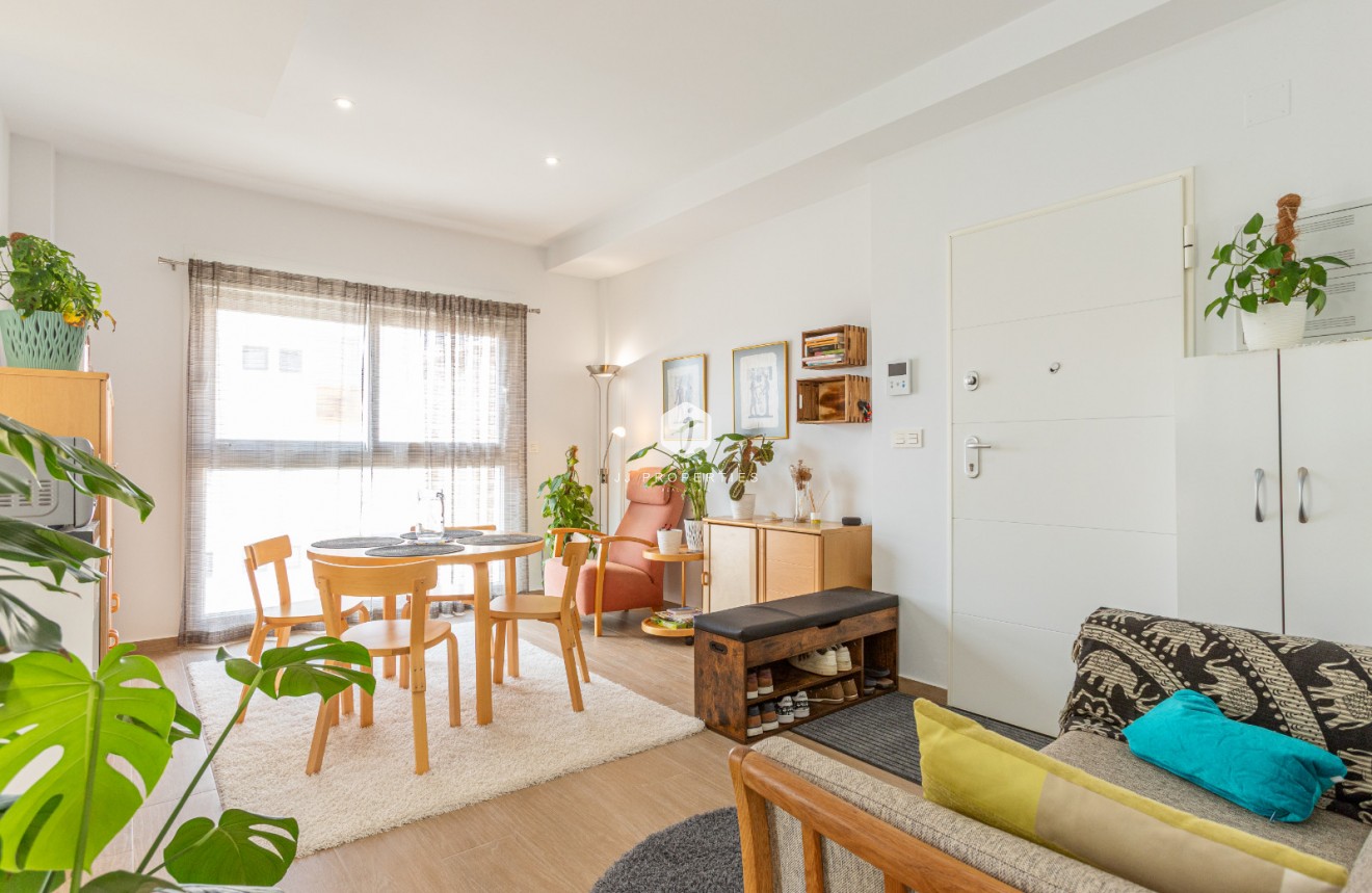 Resale - Apartment / flat -
Torrevieja - Costa Blanca