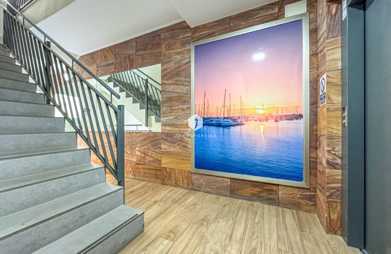 Resale - Apartment / flat -
Torrevieja - Costa Blanca