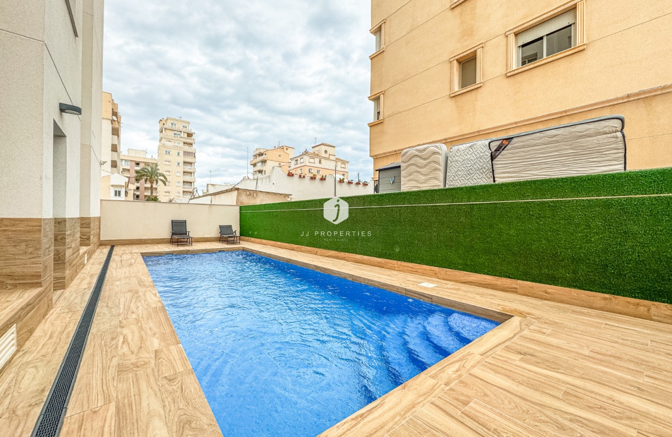 Resale - Apartment / flat -
Torrevieja - Costa Blanca