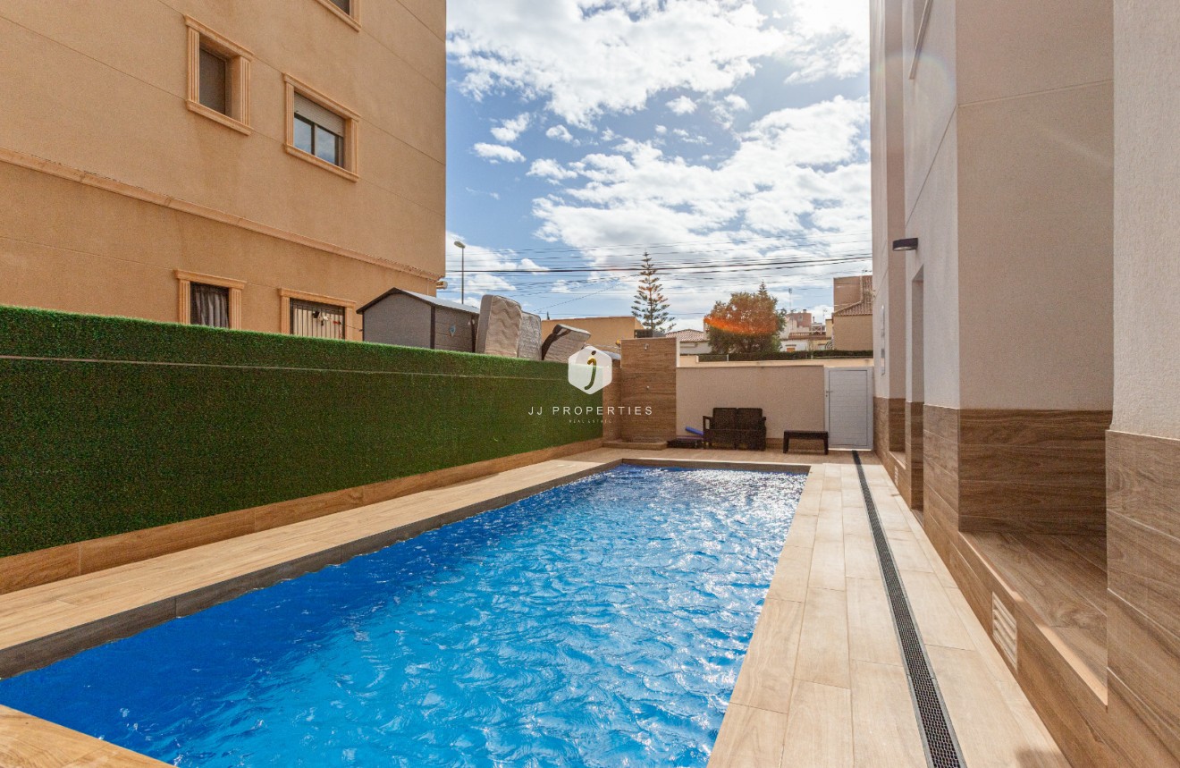 Resale - Apartment / flat -
Torrevieja - Costa Blanca