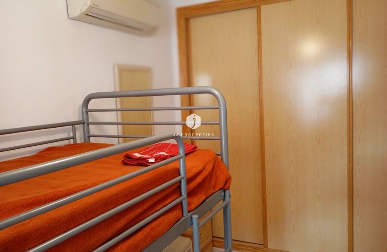 Resale - Apartment / flat -
Daya Vieja - Costa Blanca