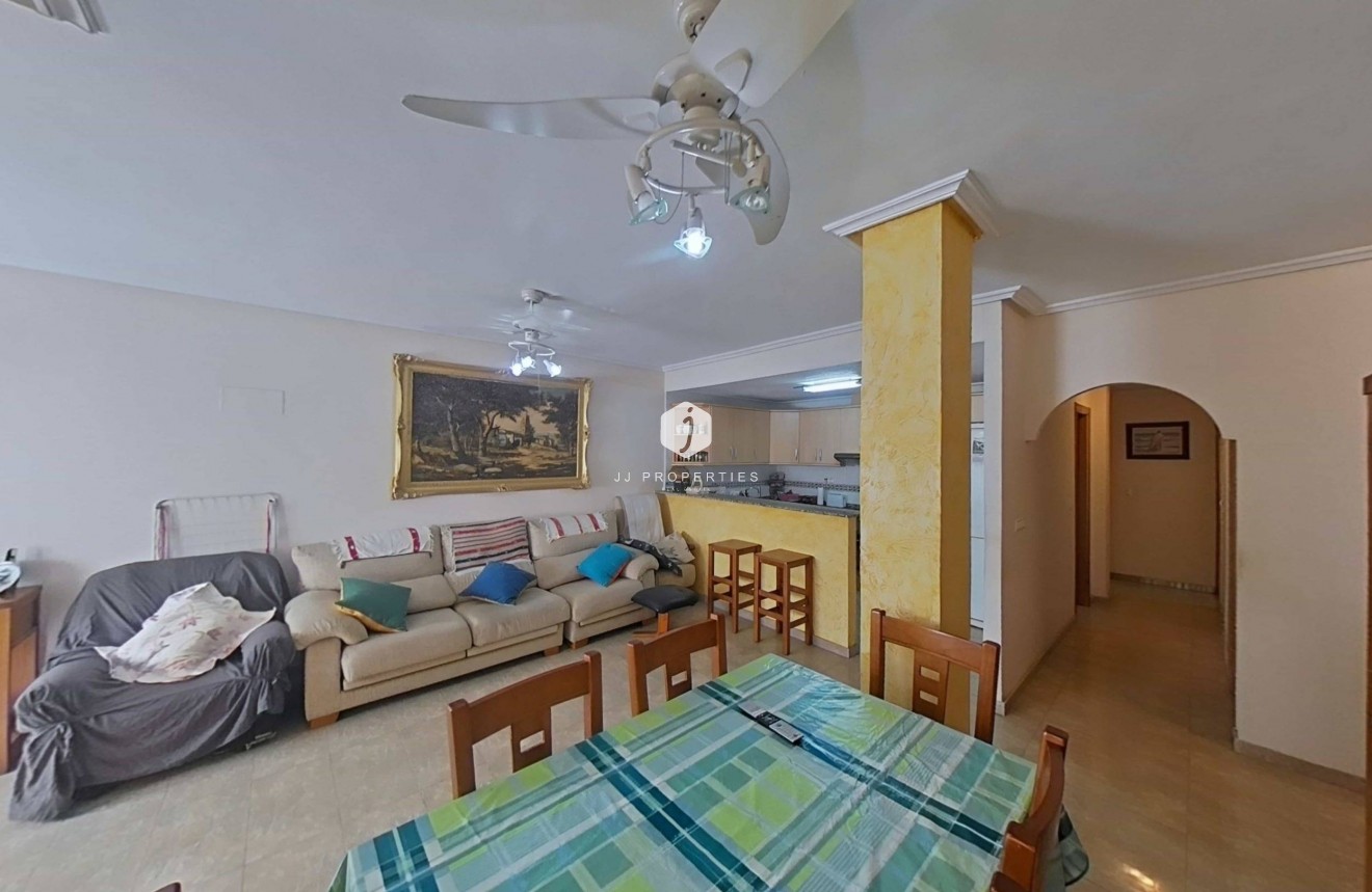 Resale - Apartment / flat -
Torrevieja - Estacion de autobuses