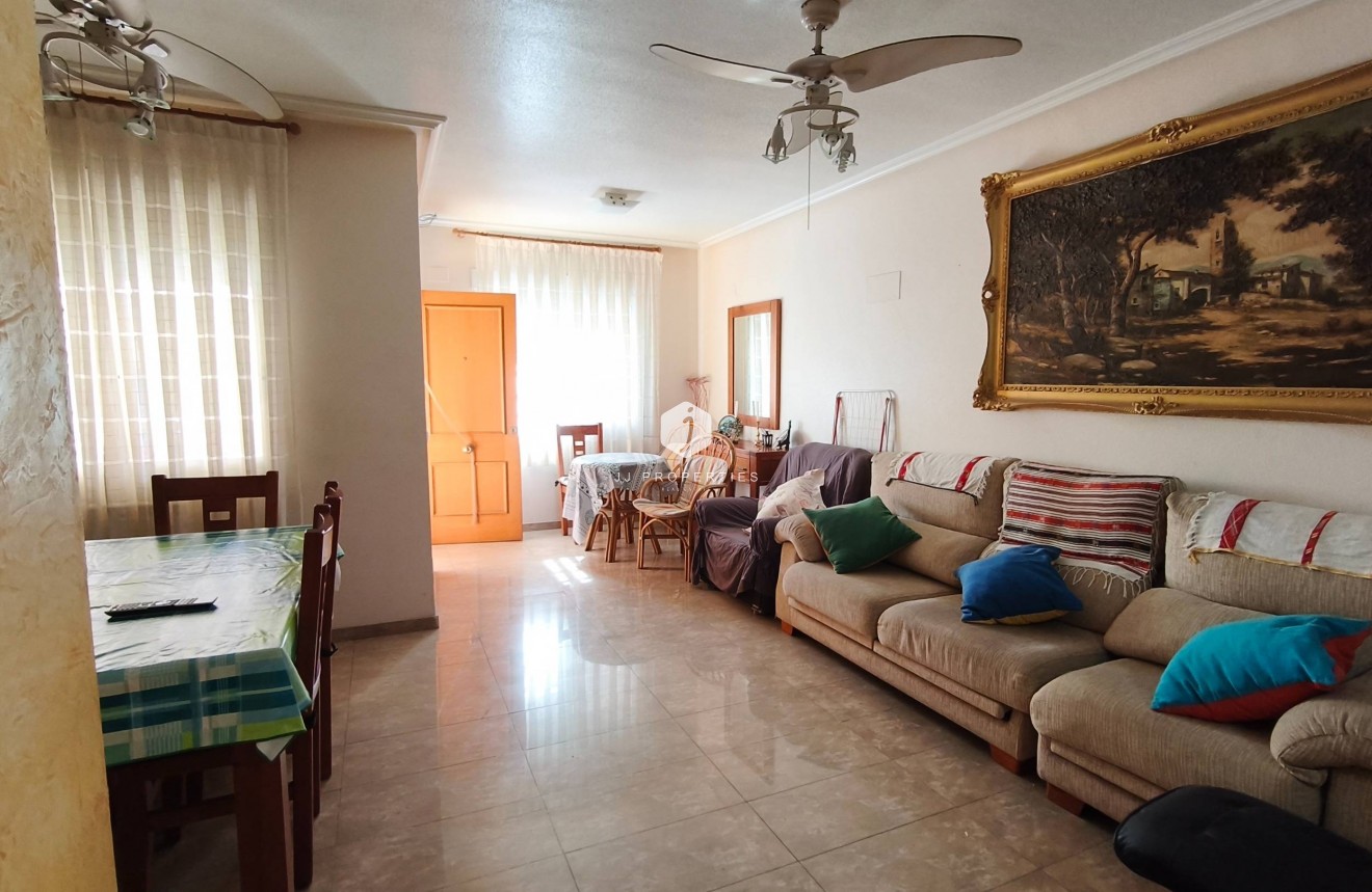 Resale - Apartment / flat -
Torrevieja - Estacion de autobuses