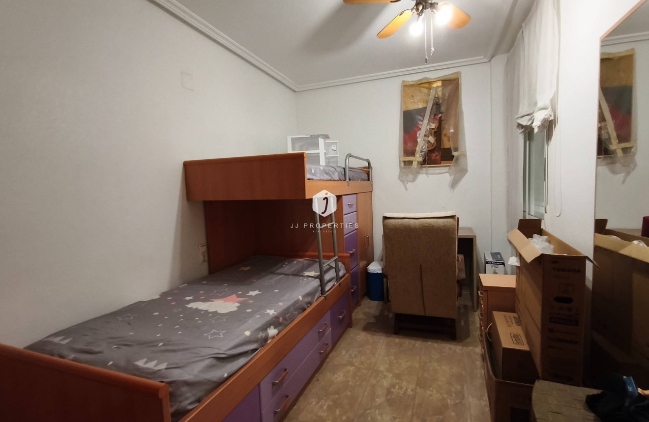 Resale - Apartment / flat -
Torrevieja - Estacion de autobuses