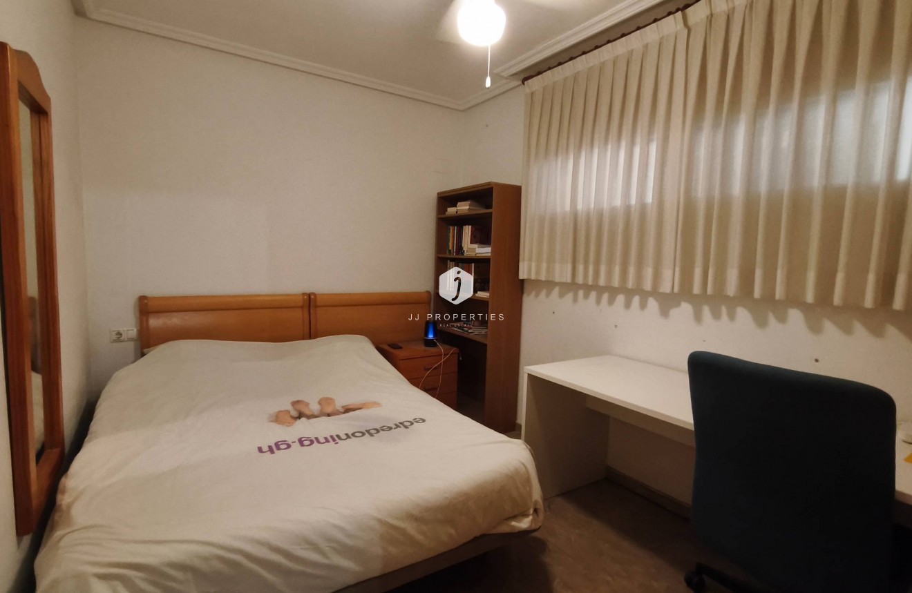 Resale - Apartment / flat -
Torrevieja - Estacion de autobuses