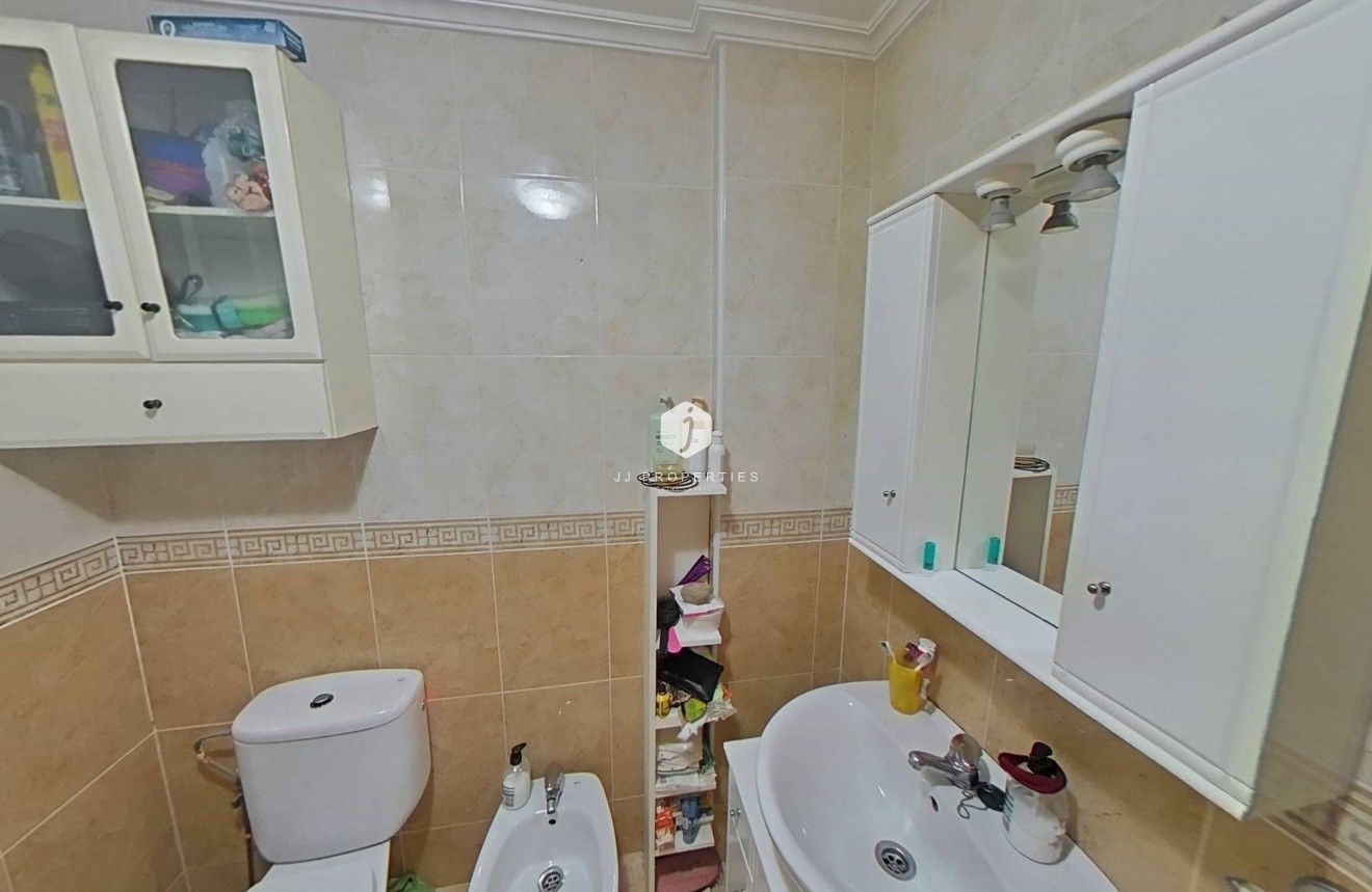 Resale - Apartment / flat -
Torrevieja - Estacion de autobuses