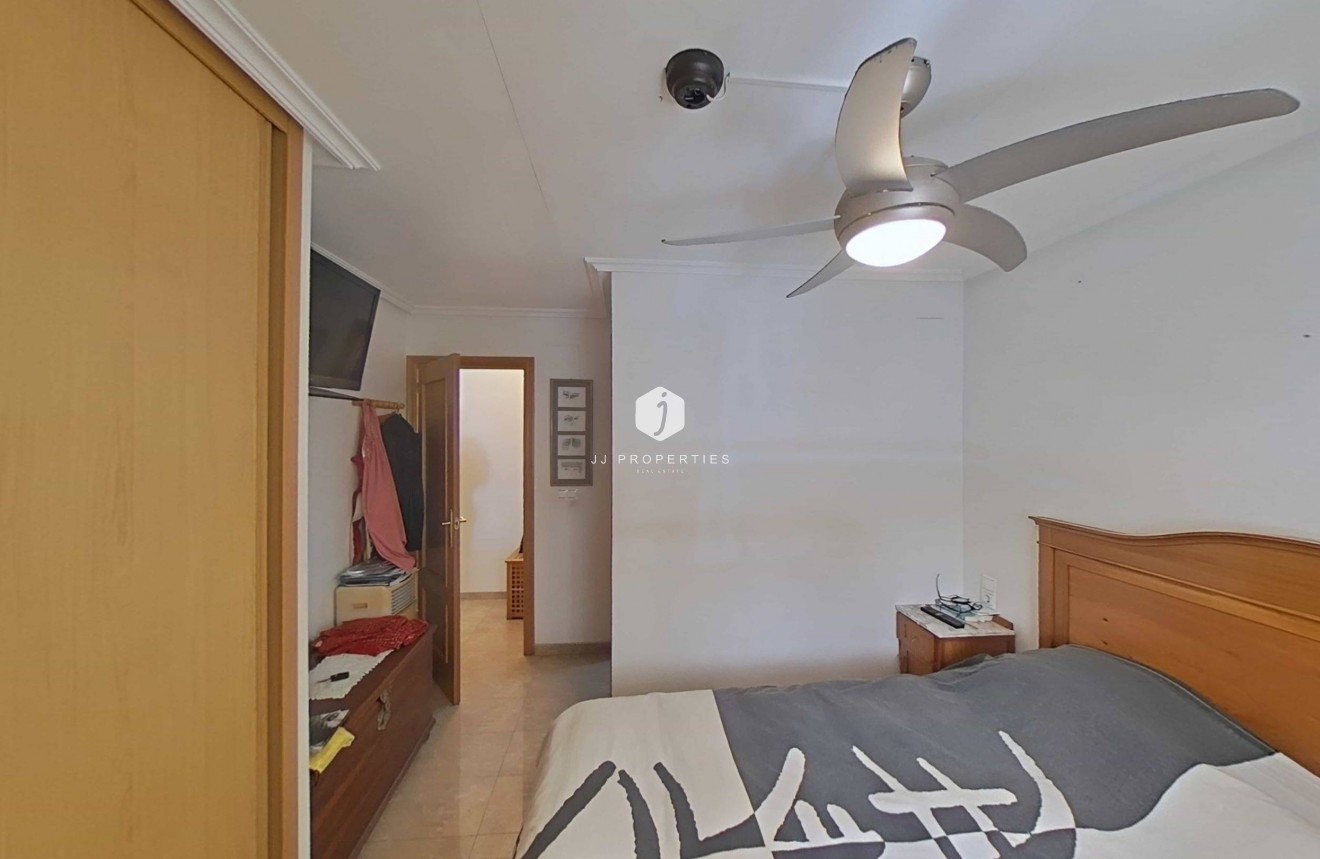 Resale - Apartment / flat -
Torrevieja - Estacion de autobuses