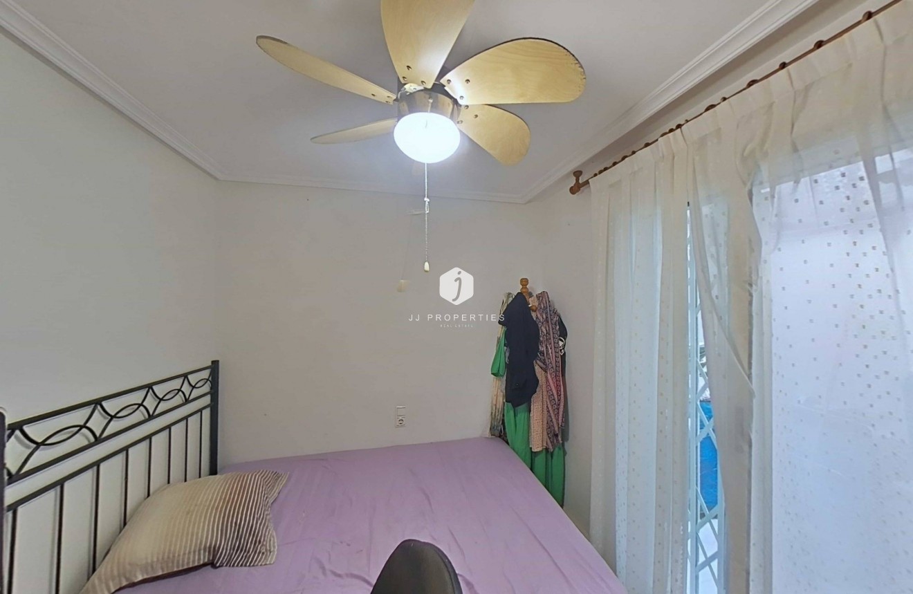 Resale - Apartment / flat -
Torrevieja - Estacion de autobuses