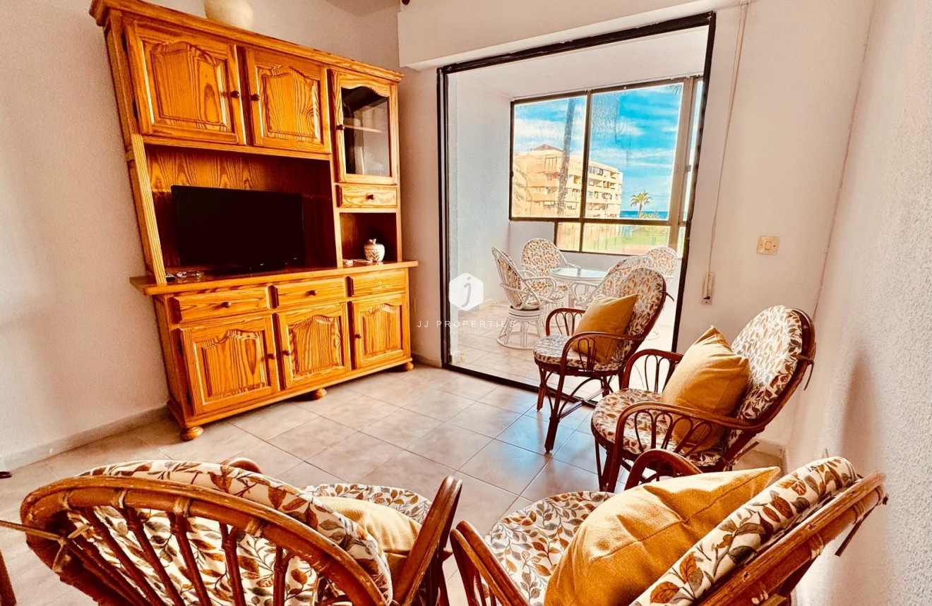 Resale - Apartment / flat -
Torrevieja - Cabo cervera