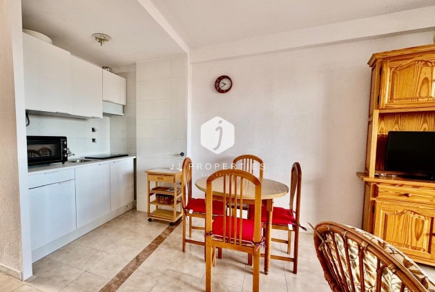 Resale - Apartment / flat -
Torrevieja - Cabo cervera