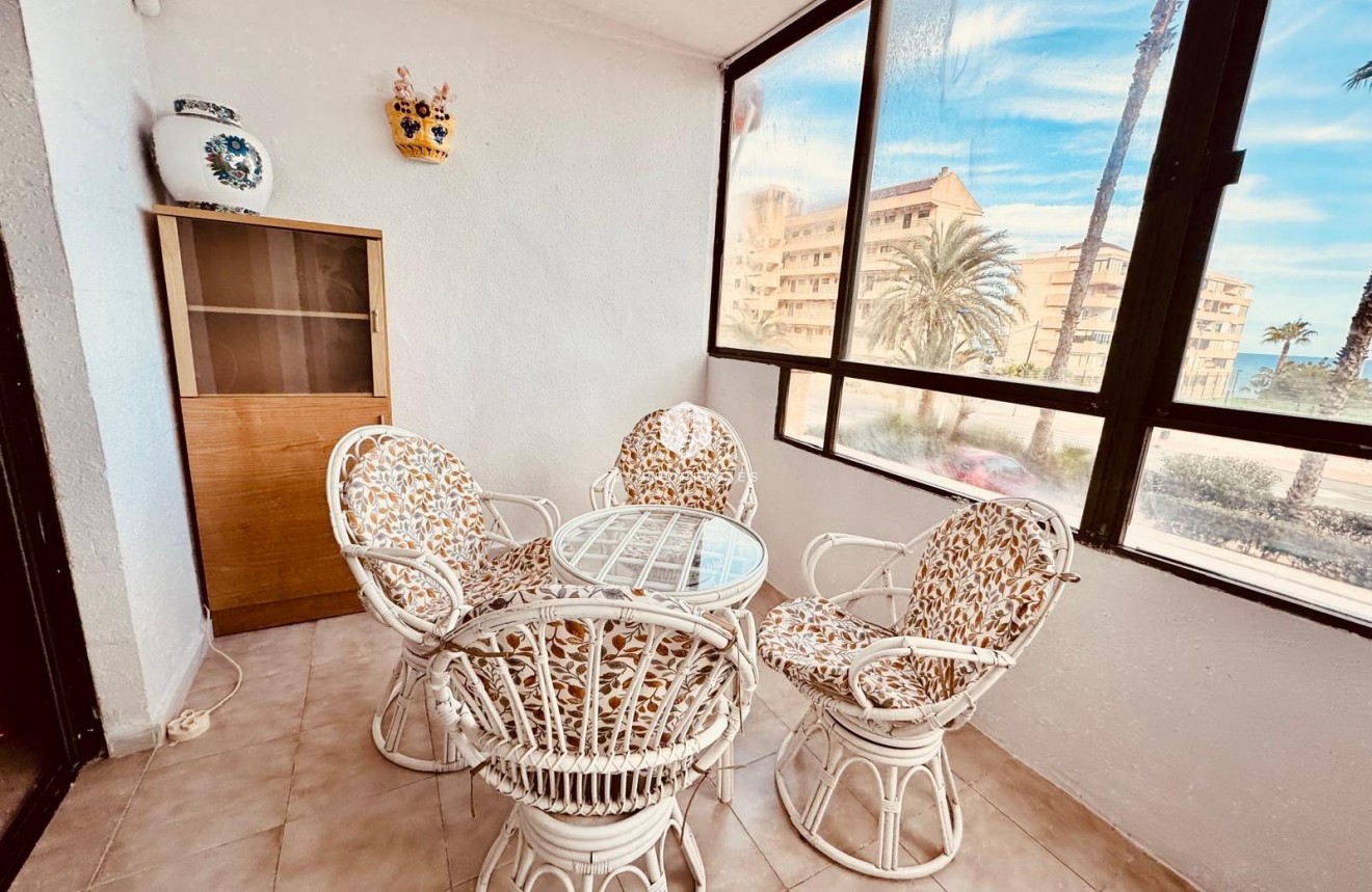 Resale - Apartment / flat -
Torrevieja - Cabo cervera