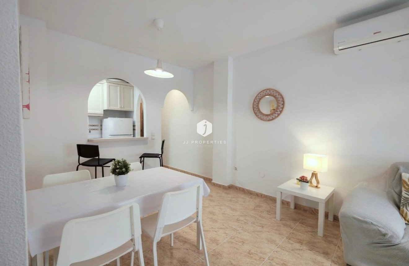 Resale - Apartment / flat -
Torrevieja - Estacion de autobuses