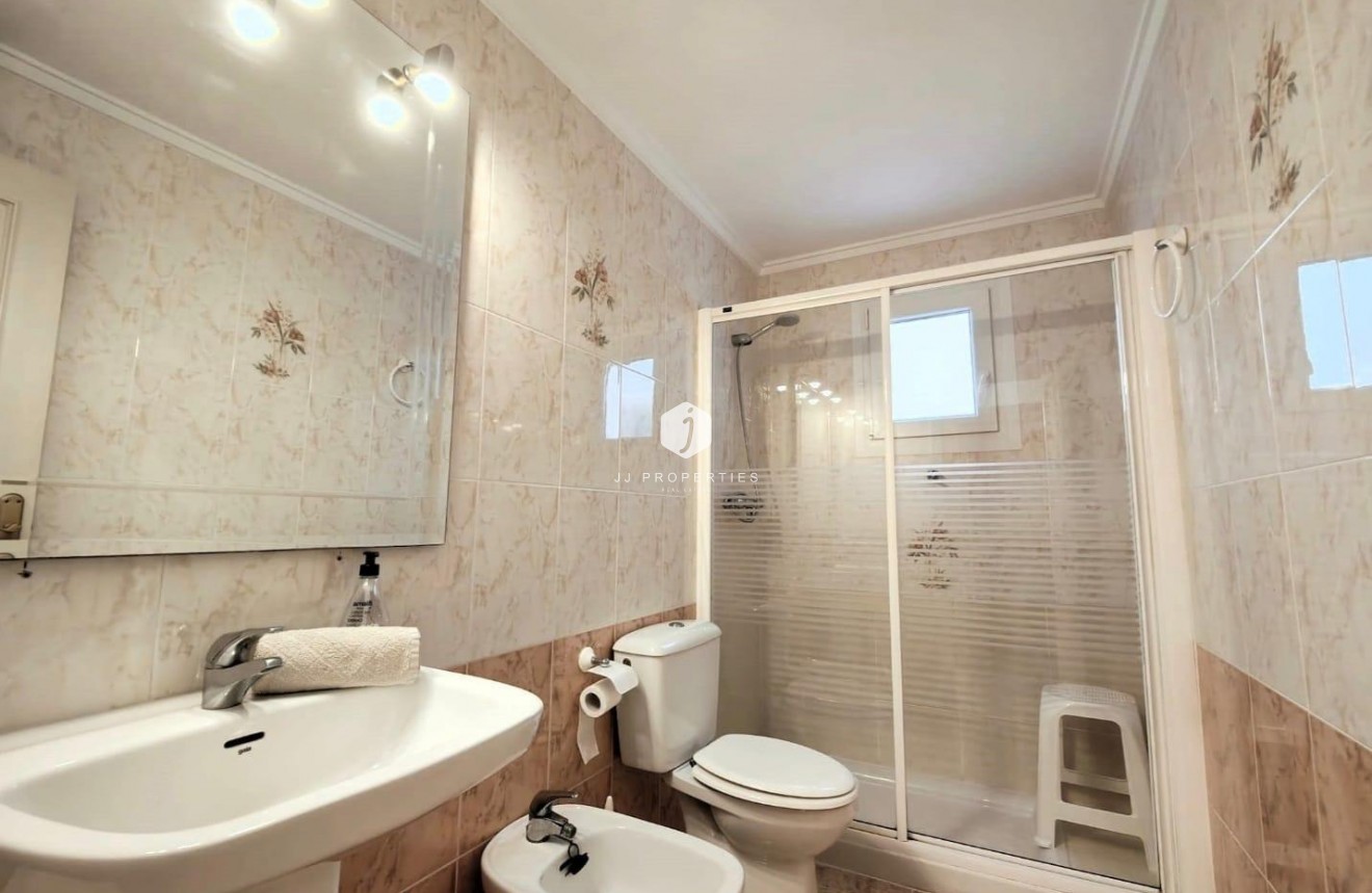 Resale - Apartment / flat -
Torrevieja - Estacion de autobuses