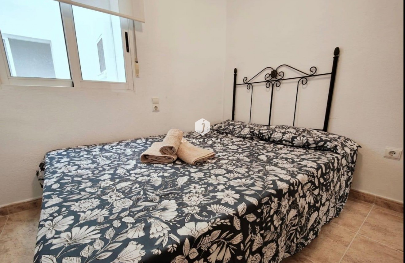 Resale - Apartment / flat -
Torrevieja - Estacion de autobuses