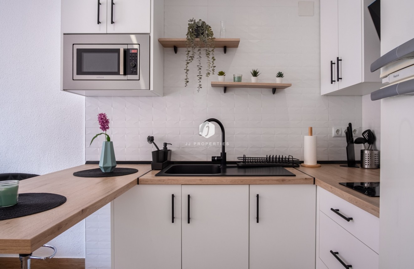 Resale - Apartment / flat -
Torrevieja - Costa Blanca