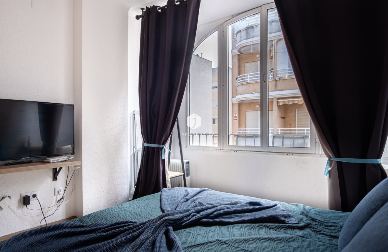 Resale - Apartment / flat -
Torrevieja - Costa Blanca