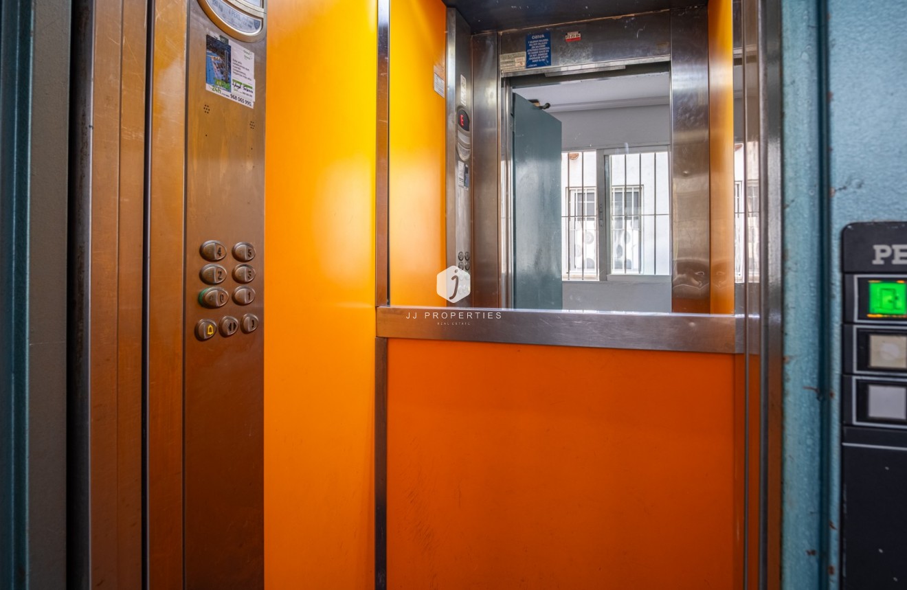 Resale - Apartment / flat -
Torrevieja - Costa Blanca