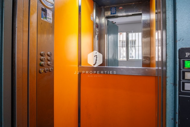 Resale - Apartment / flat -
Torrevieja - Costa Blanca