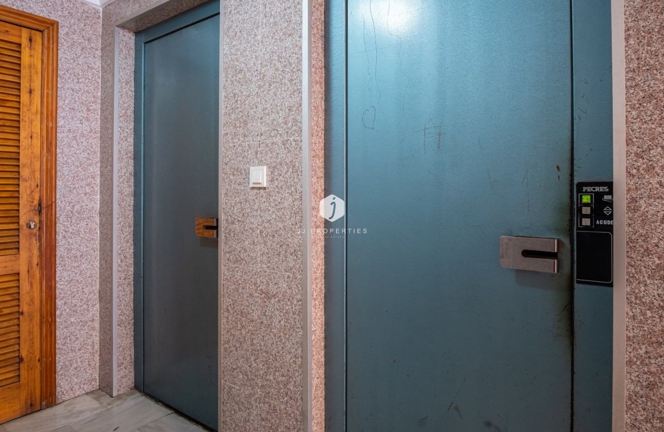 Resale - Apartment / flat -
Torrevieja - Costa Blanca