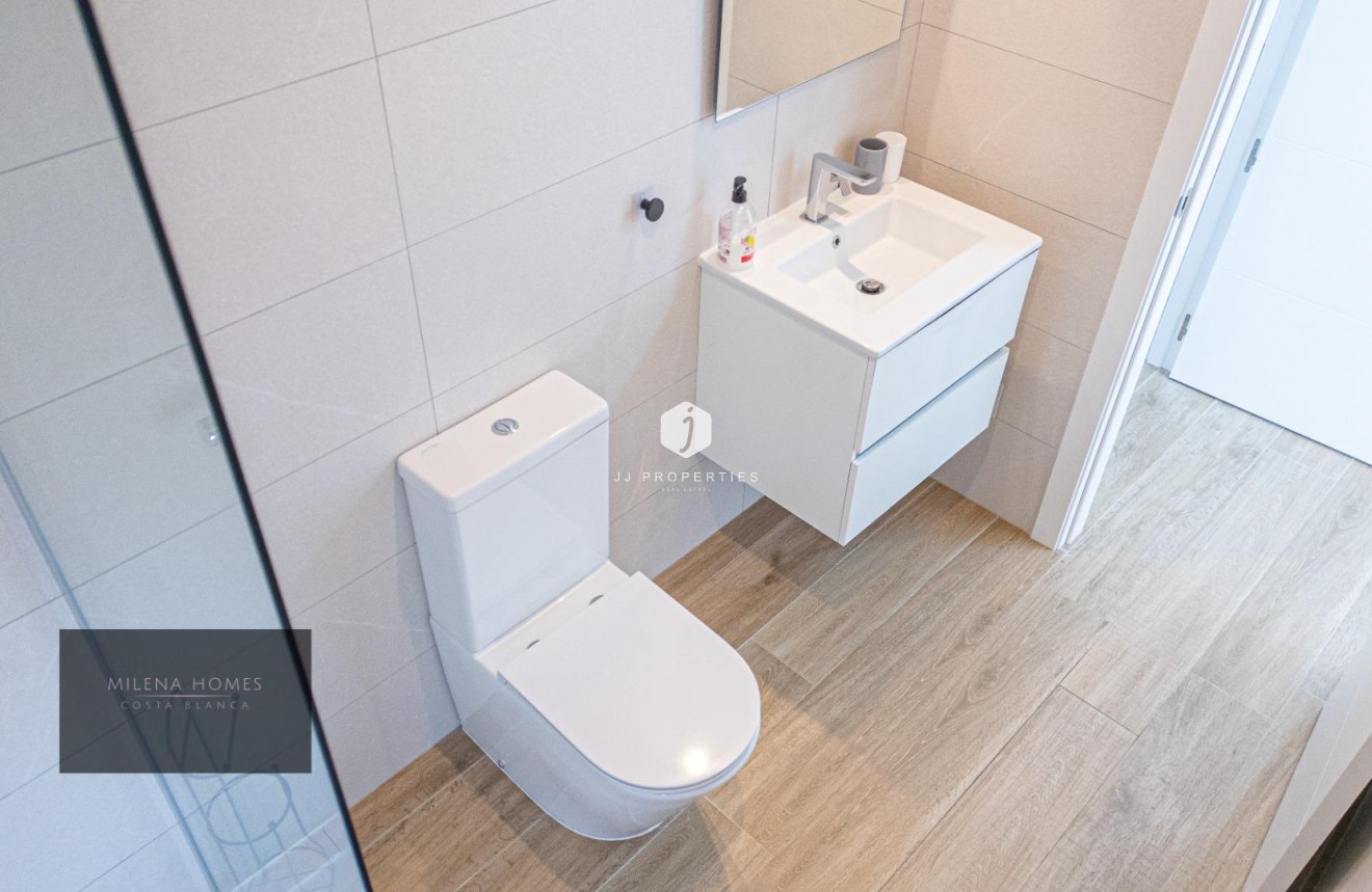 Resale - Apartment / flat -
Torrevieja - Punta prima