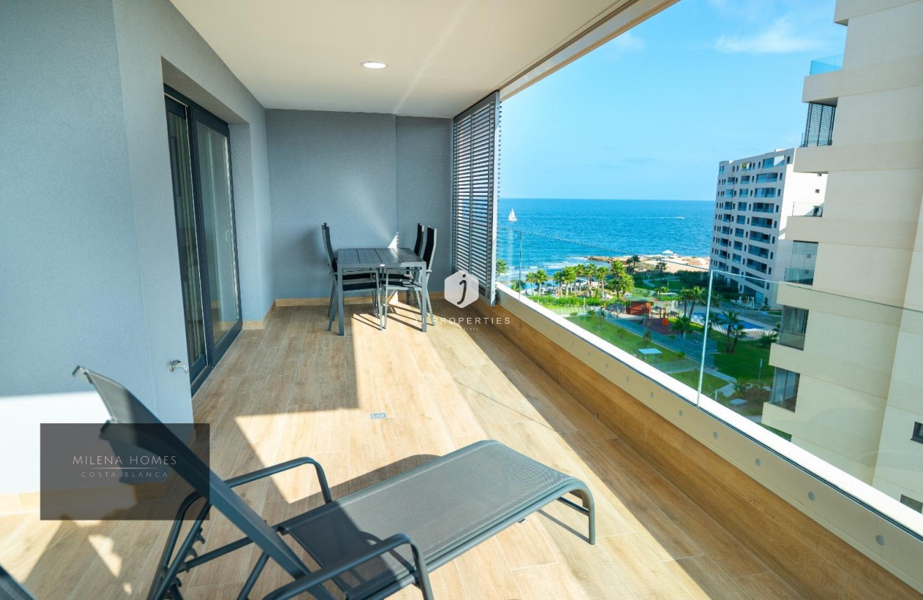 Resale - Apartment / flat -
Torrevieja - Punta prima