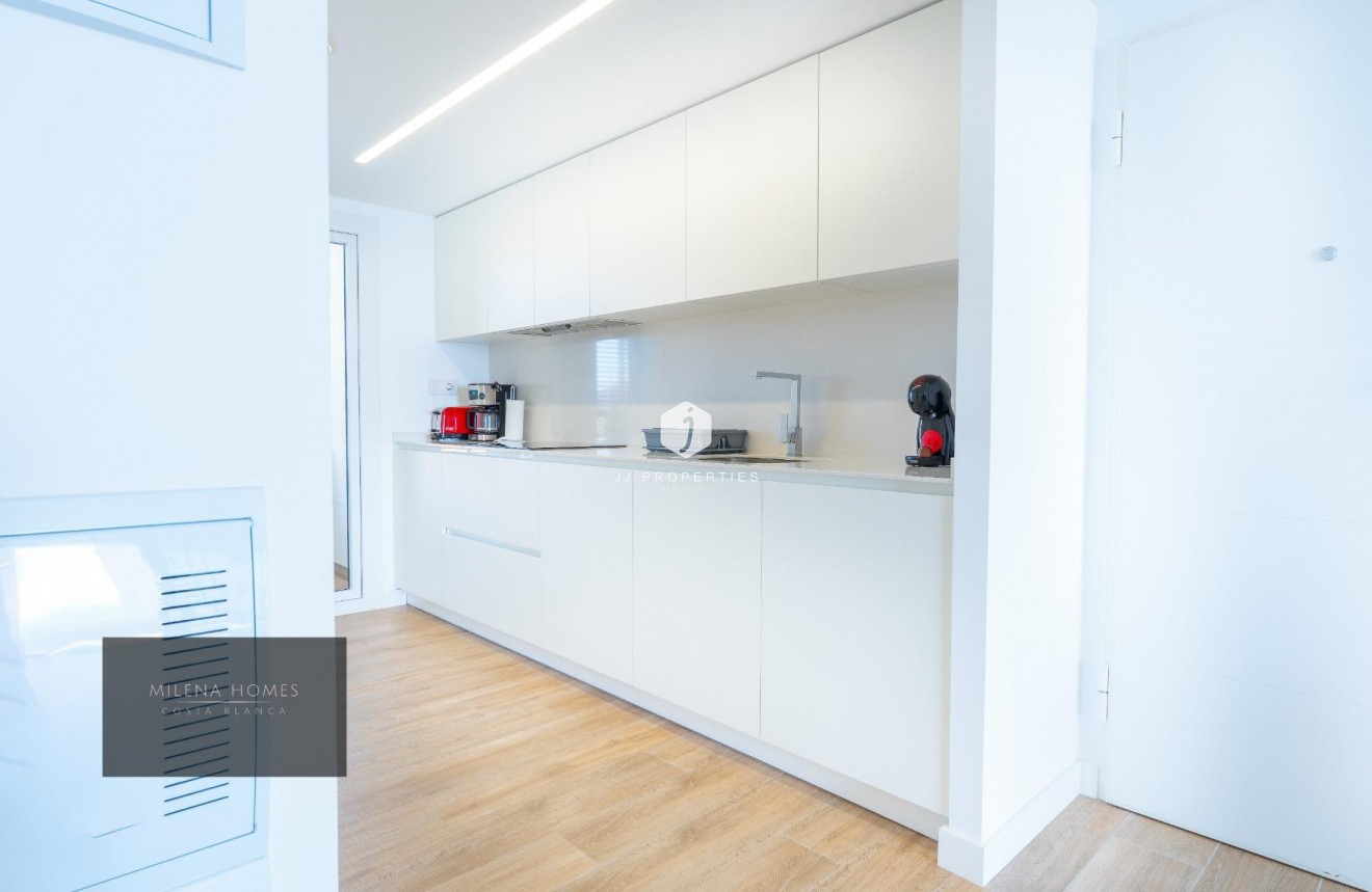 Resale - Apartment / flat -
Torrevieja - Punta prima