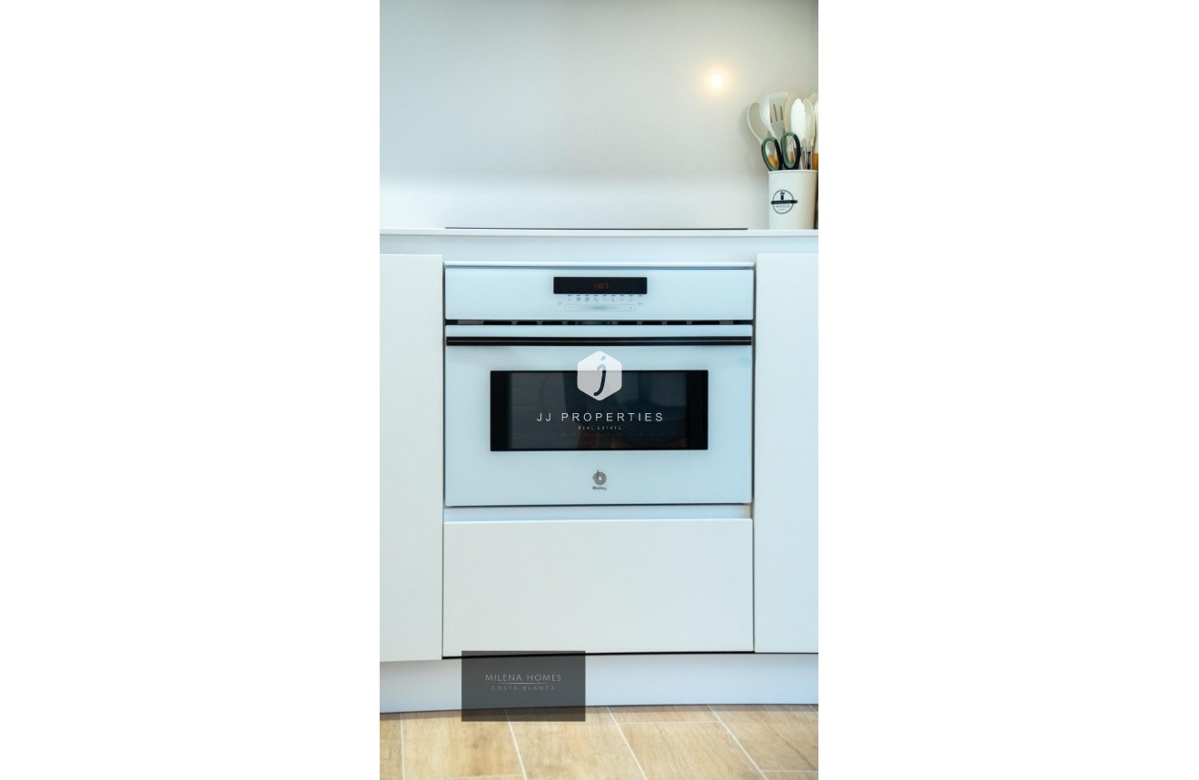 Resale - Apartment / flat -
Torrevieja - Punta prima