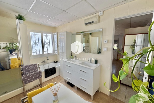 D'occasion - Villa -
Dolores - Comunidad Valenciana