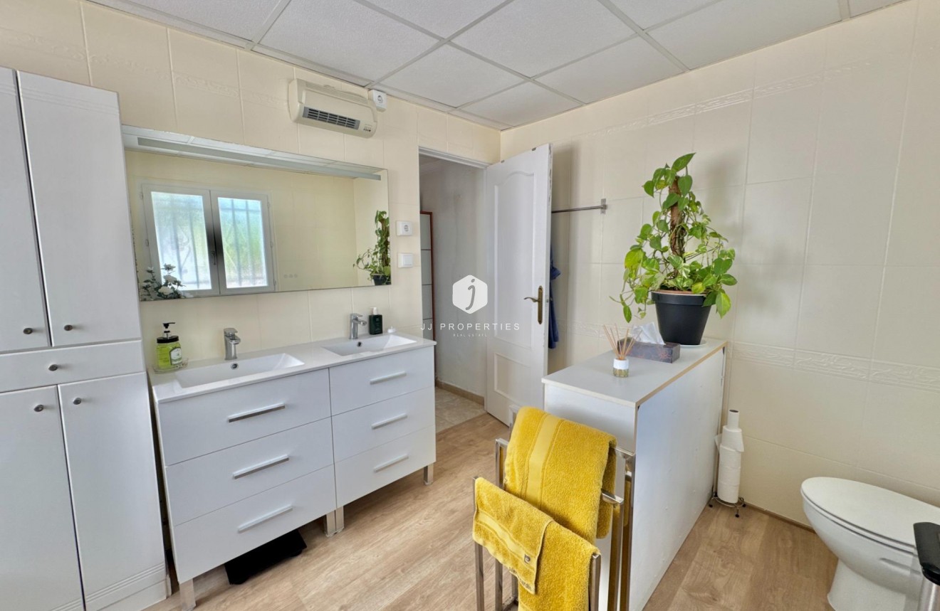 D'occasion - Villa -
Dolores - Comunidad Valenciana